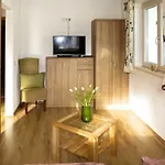 2-Familien-Haus-Wurm *
